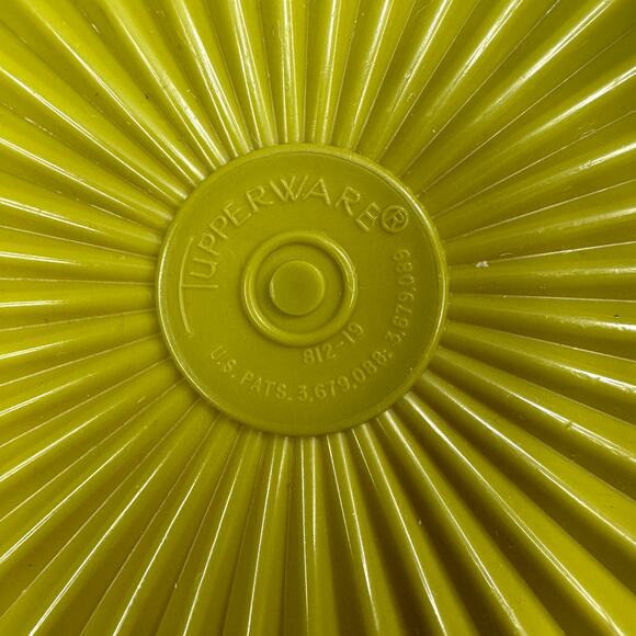 Tupperware Replacement Lids Set of 9 Vtg Starburst Seal Lid Cover 5" Multicolor - Picture 9 of 9